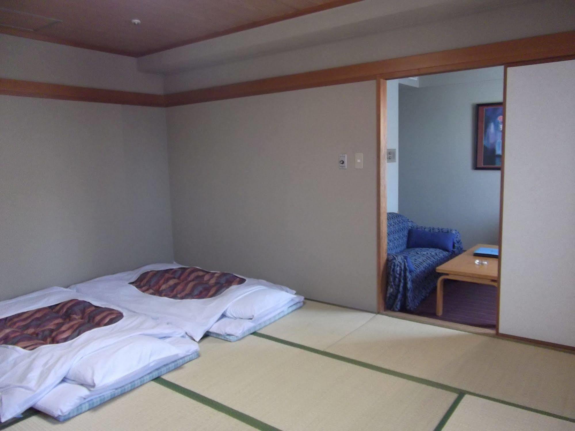 Ichikawa Grand Hotel Екстериор снимка