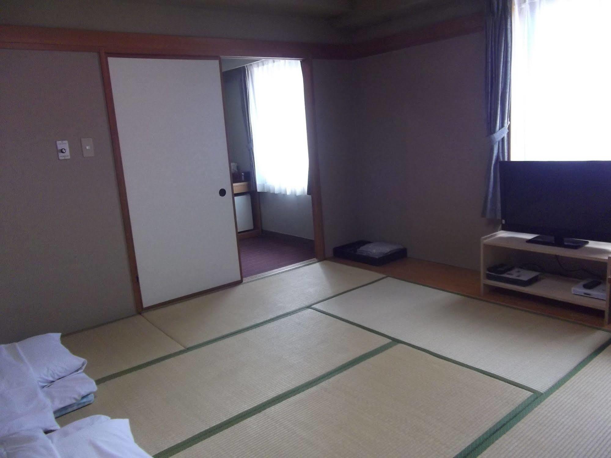 Ichikawa Grand Hotel Екстериор снимка