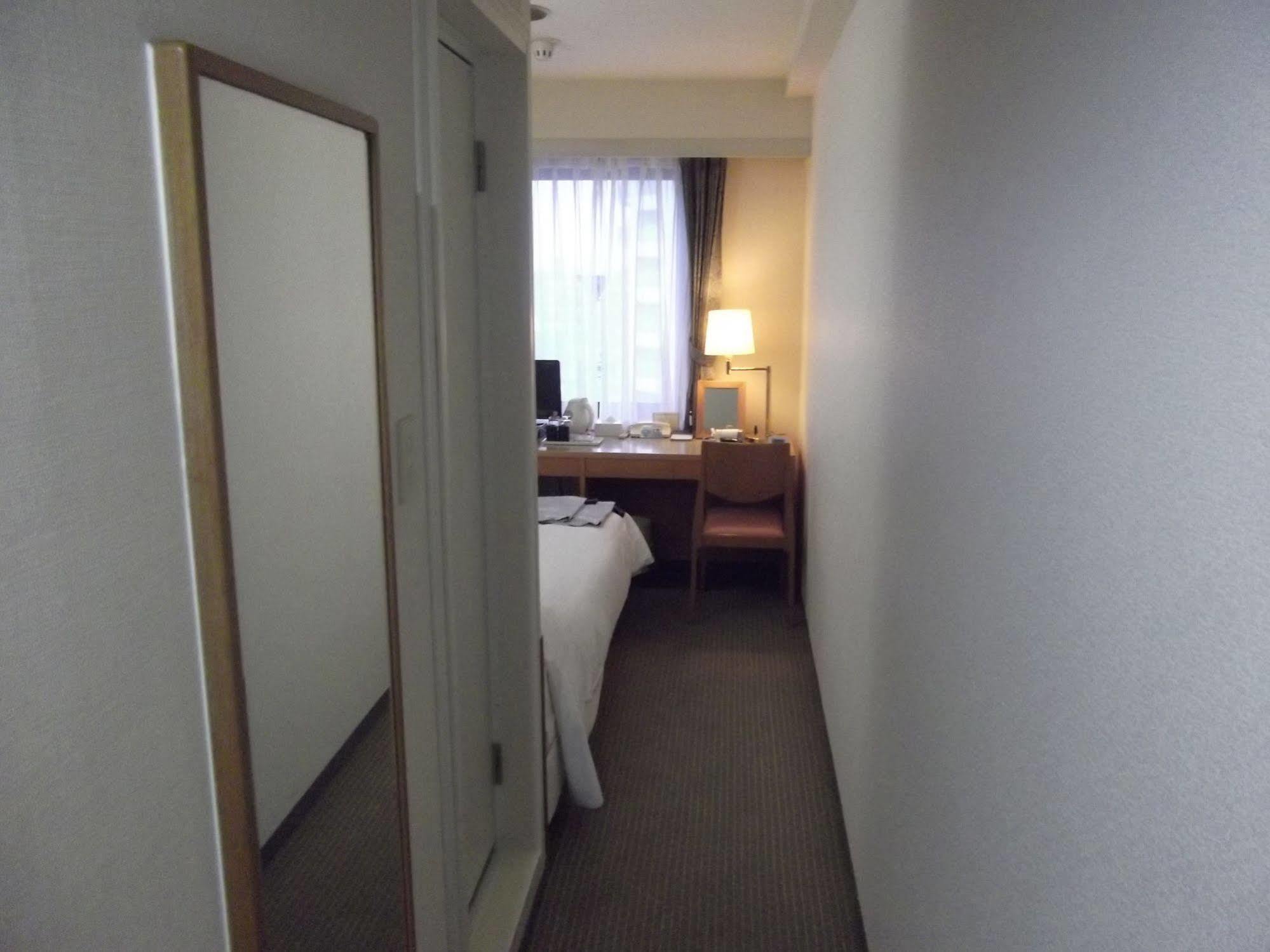 Ichikawa Grand Hotel Екстериор снимка